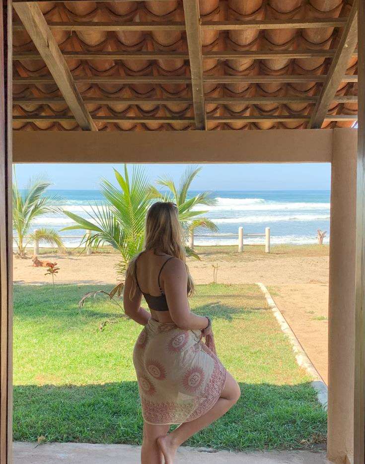 Best Girls For Night – relaxed indoor pose for a calm first impression – Pakistan – photo 6 of 20