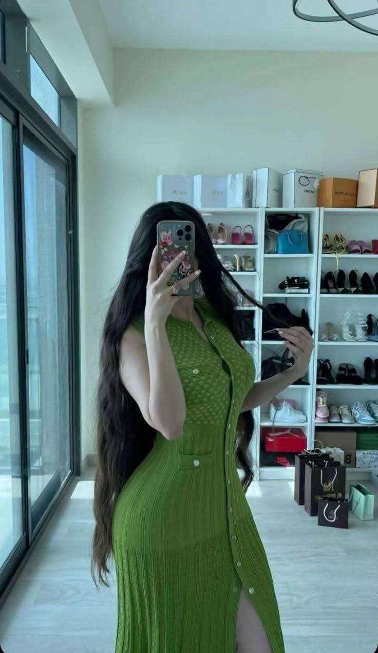 Book girl for night online – studio-style look with crisp lighting – Pakistan – photo 1 of 15