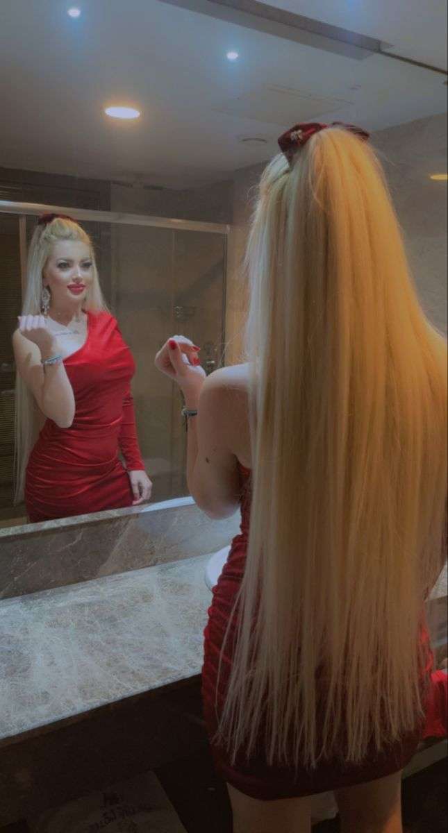 Book Girl For Night – hotel-ready style portrait (preview) – Pakistan – photo 2 of 20